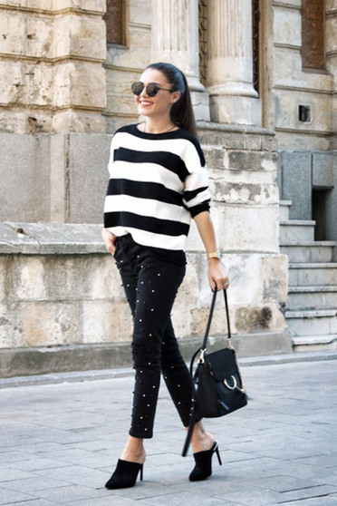 Casual knitted easy cut black sweater