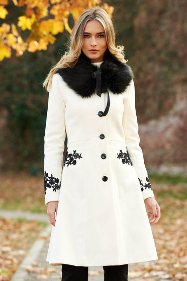 LaDonna best impulse elegant embroidered from wool with inside lining white coat