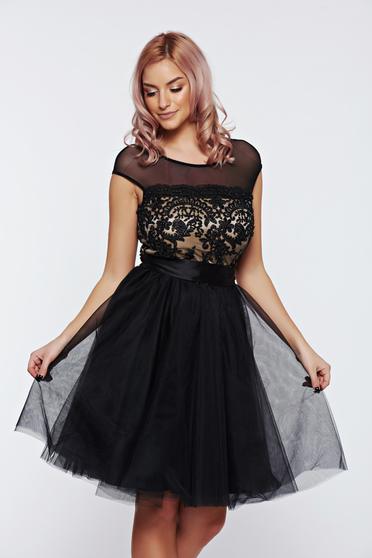 Fofy black dress occasional cloche with inside lining