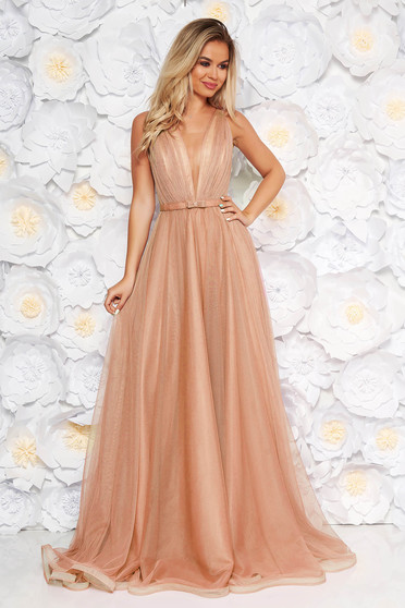 Ana Radu cream dress accessorized with tied waistband from tulle with deep cleavage with inside lining luxurious