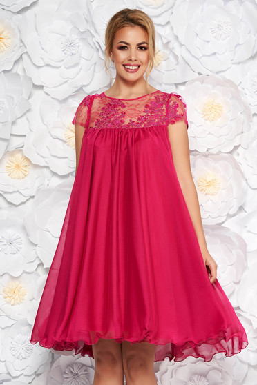 Artista fuchsia occasional dress with easy cut with embroidery details from veil with inside lining