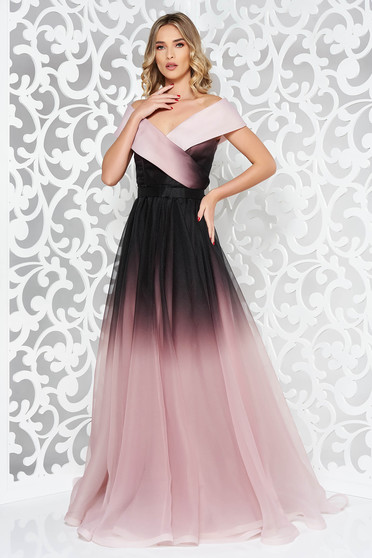 Ana Radu black luxurious dress with inside lining accessorized with tied waistband with v-neckline