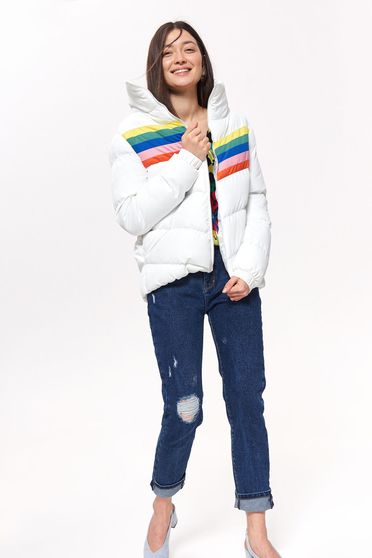 White jacket casual short cut with turtle neck zipper fastening long sleeve