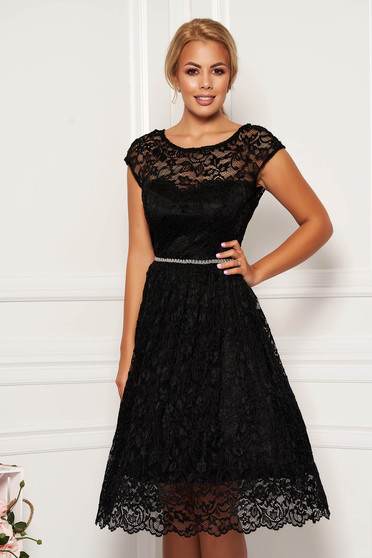 StarShinerS black elegant cloche dress from laced fabric with inside lining accessorized with tied waistband