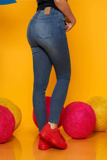 Lightblue jeans casual wwith medium waist denim with tented cut