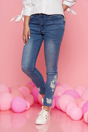 Top Secret blue casual skinny jeans trousers with medium waist slightly elastic cotton with embroidery details
