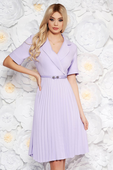 Lila daily elegant cloche dress with v-neckline accessorized with belt airy fabric