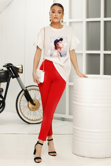 White casual with easy cut t-shirt with ruffled sleeves thin fabric