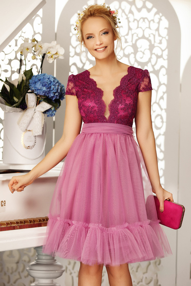 Fofy lila occasional cloche dress with deep cleavage short sleeves