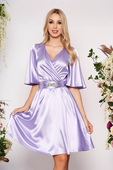 StarShinerS lila occasional dress from satin fabric texture with inside lining accessorized with tied waistband with embellished accessories