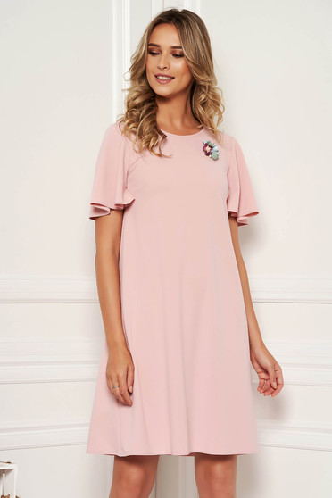 StarShinerS lightpink dress elegant daily straight with butterfly sleeves accessorized with breastpin