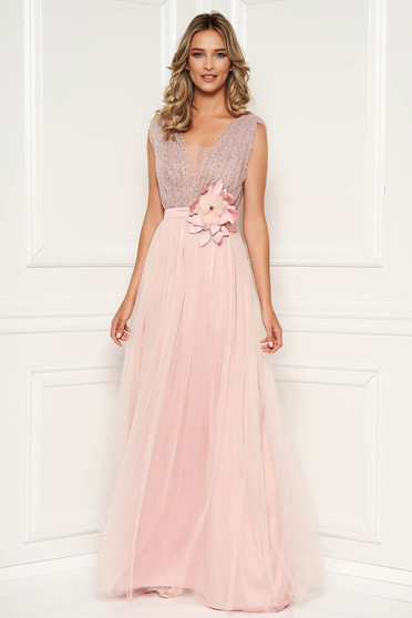 Lightpink dress occasional with crystal embellished details with deep cleavage