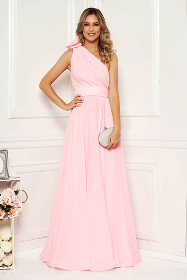 Ana Radu lightpink occasional cloche dress from veil fabric accessorized with tied waistband long one shoulder