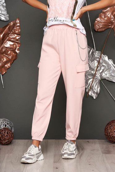 Lightpink trousers casual high waisted lateral pockets with an accessory
