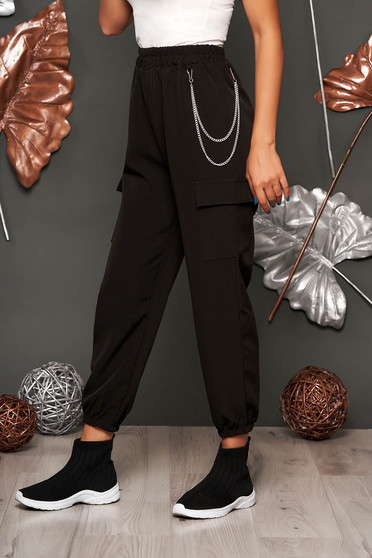 Black trousers casual high waisted lateral pockets with an accessory