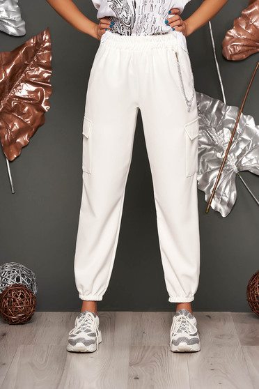 Ivory trousers casual high waisted lateral pockets with an accessory