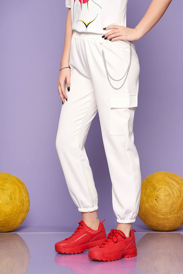 Ivory trousers casual high waisted lateral pockets with an accessory