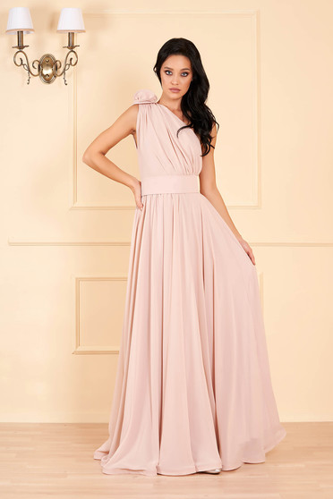Ana Radu cream voile fabric one shoulder dress luxurious accessorized with tied waistband cloche with floral details