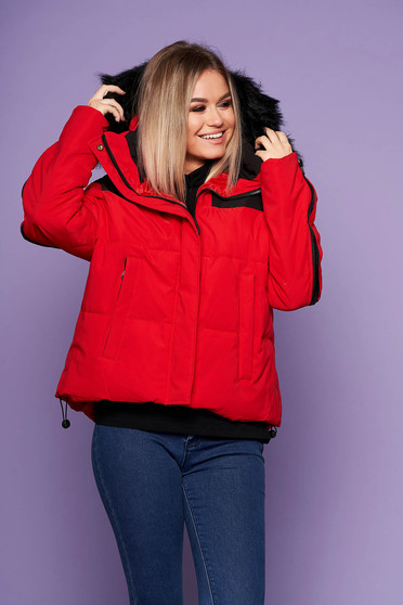 Red oversized casual jacket with easy cut with undetachable hood with faux fur details