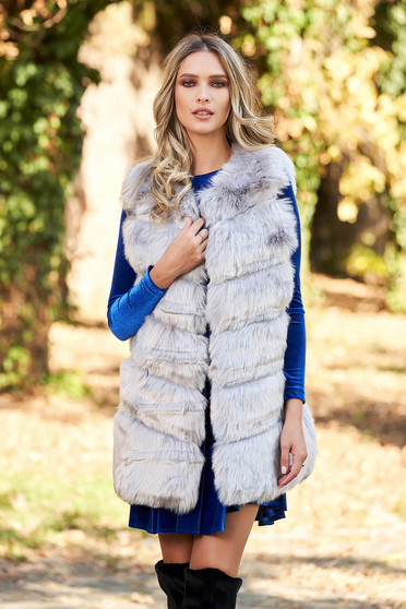 Gilet with easy cut from ecological fur with inside lining grey with pockets