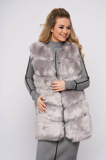 Gilet with easy cut from ecological fur with inside lining grey with pockets