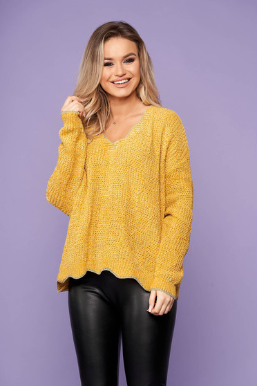 Mustard sweater casual short cut with v-neckline flared knitted