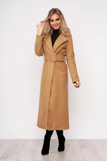 Brown coat elegant arched cut without clothing casual