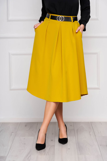 Mustard skirt cloche midi office accessorized with belt with pockets pleats of material