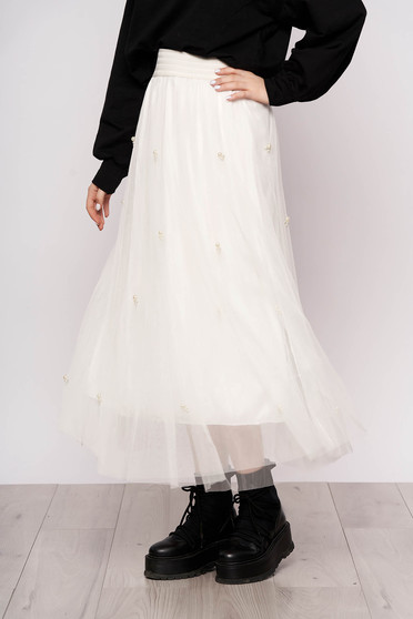 White skirt casual midi from tulle high waisted with pearls