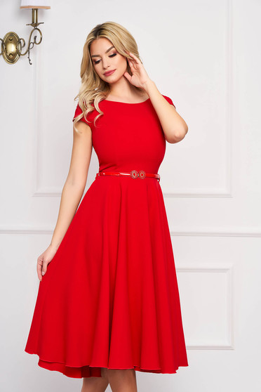 Dress midi cloche occasional accessorized with a waistband